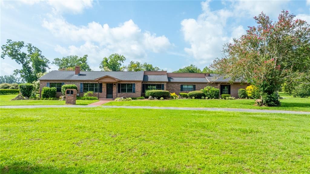 For Sale: $995,000 (4 beds, 3 baths, 2868 Square Feet)