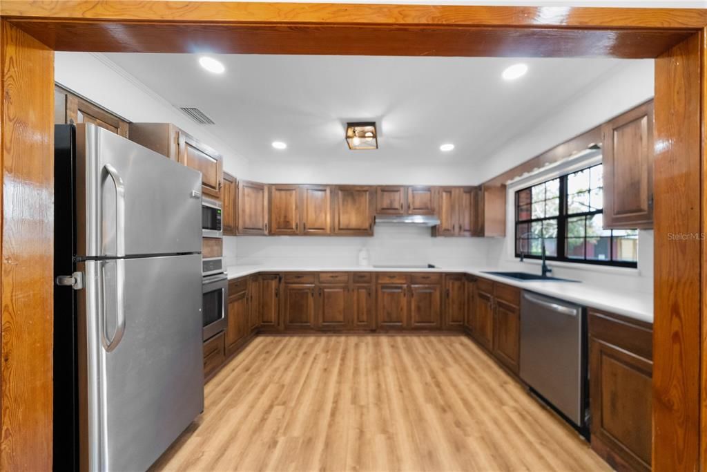 For Sale: $995,000 (4 beds, 3 baths, 2868 Square Feet)