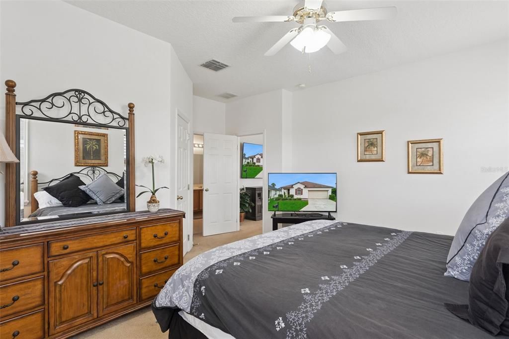 En Venta: $349,999 (4 camas, 3 baños, 1910 Pies cuadrados)