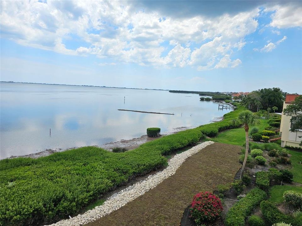 For Rent: $2,800 (2 beds, 2 baths, 1364 Square Feet)