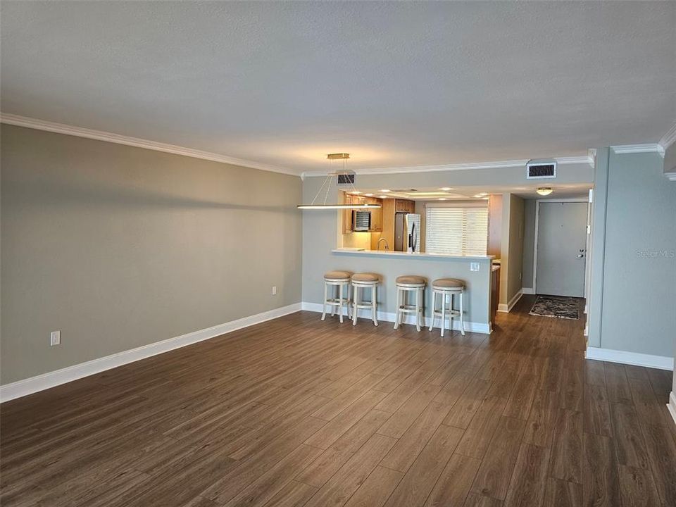 For Rent: $2,800 (2 beds, 2 baths, 1364 Square Feet)