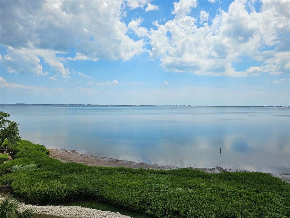 For Rent: $2,800 (2 beds, 2 baths, 1364 Square Feet)