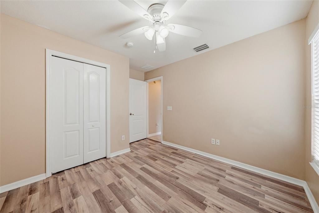 На продажу: $269,990 (4 спален, 2 ванн, 1396 Квадратных фут)