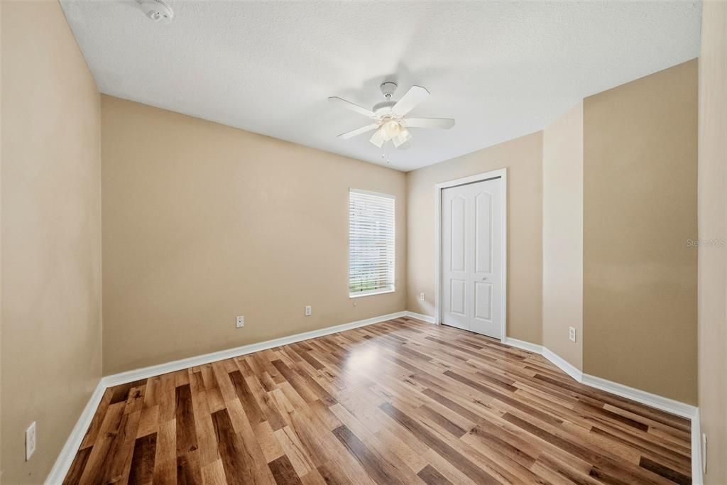 На продажу: $269,990 (4 спален, 2 ванн, 1396 Квадратных фут)