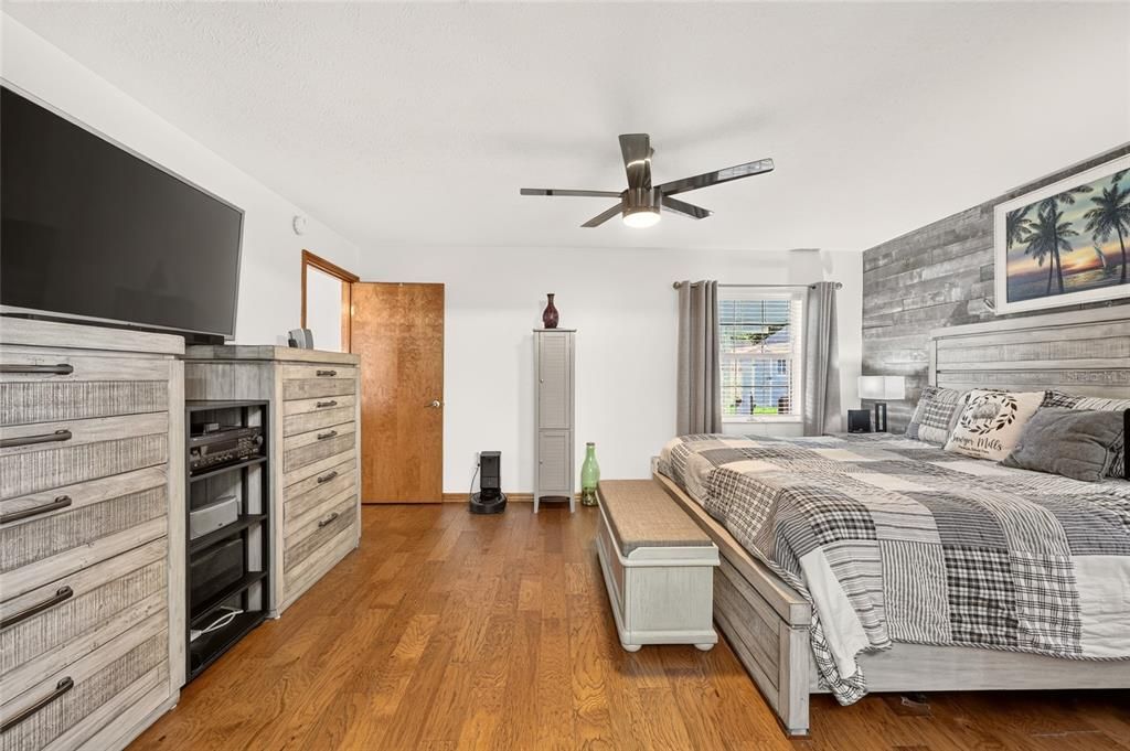 For Sale: $369,900 (3 beds, 2 baths, 1352 Square Feet)