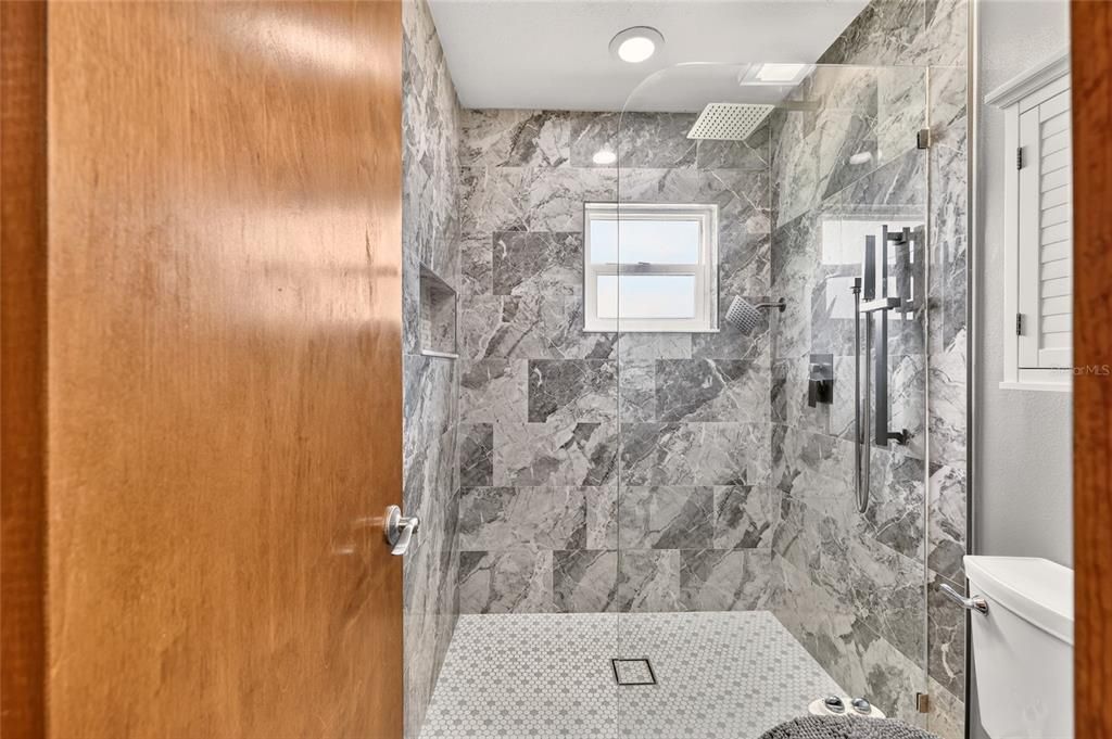 For Sale: $369,900 (3 beds, 2 baths, 1352 Square Feet)