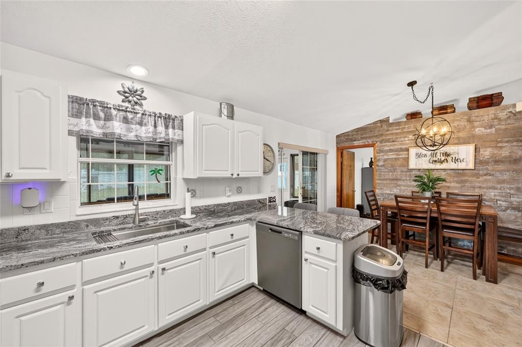 For Sale: $369,900 (3 beds, 2 baths, 1352 Square Feet)