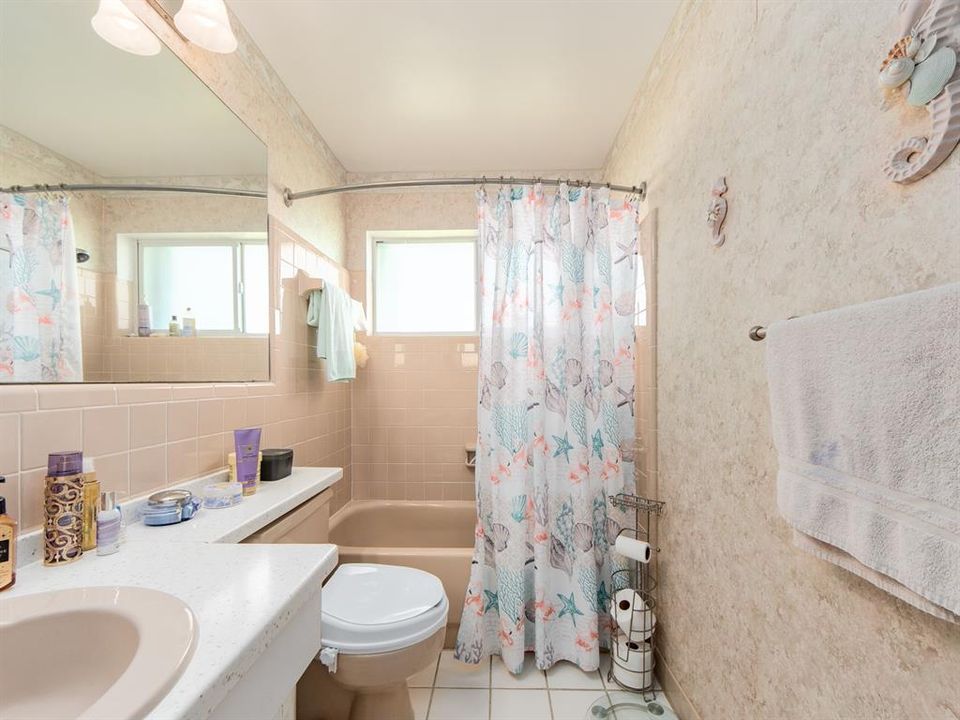 На продажу: $349,900 (2 спален, 2 ванн, 1355 Квадратных фут)