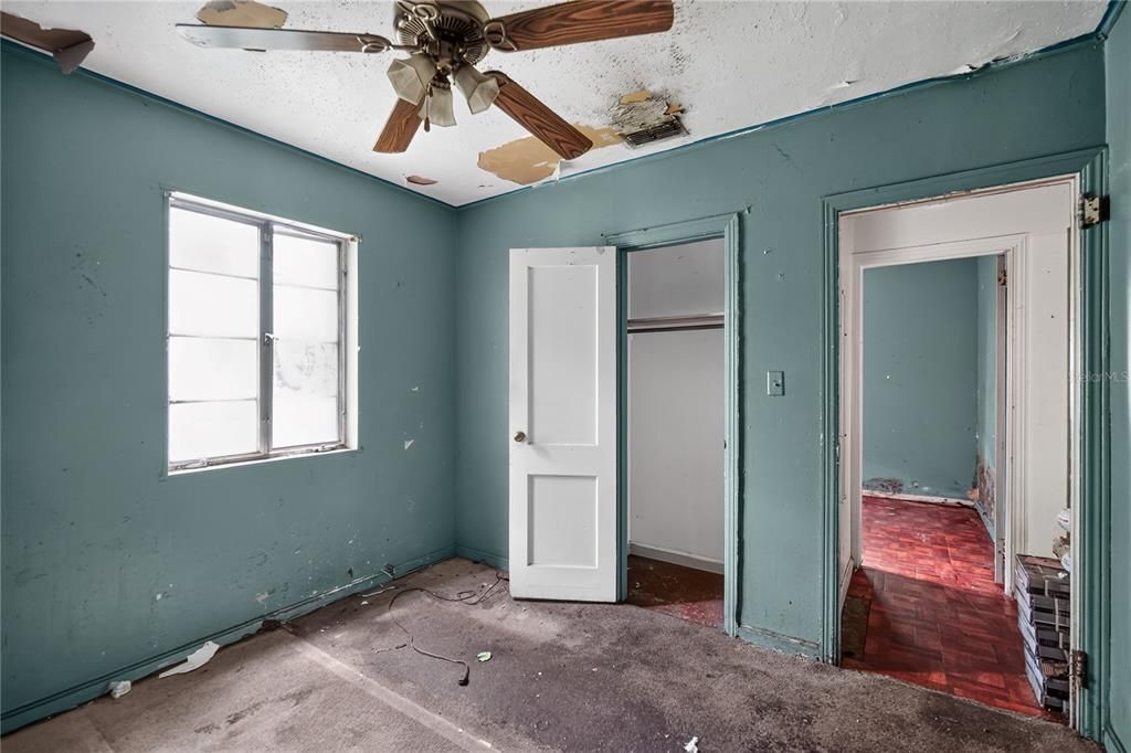 For Sale: $149,000 (2 beds, 1 baths, 1028 Square Feet)