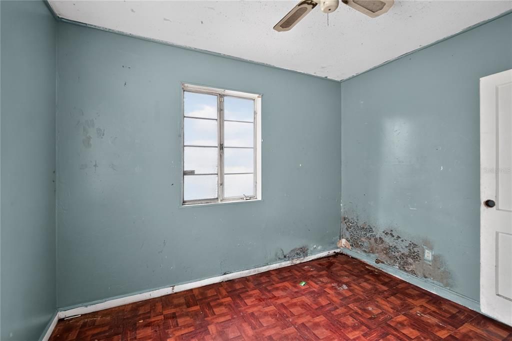 For Sale: $149,000 (2 beds, 1 baths, 1028 Square Feet)