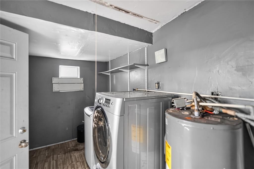 For Sale: $149,000 (2 beds, 1 baths, 1028 Square Feet)