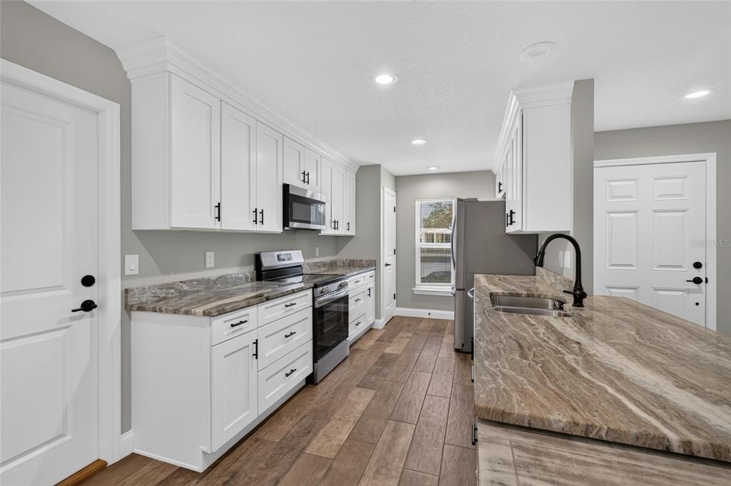 En Venta: $320,000 (3 camas, 2 baños, 1221 Pies cuadrados)