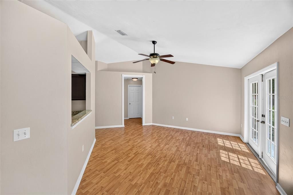 For Sale: $340,000 (3 beds, 2 baths, 1288 Square Feet)