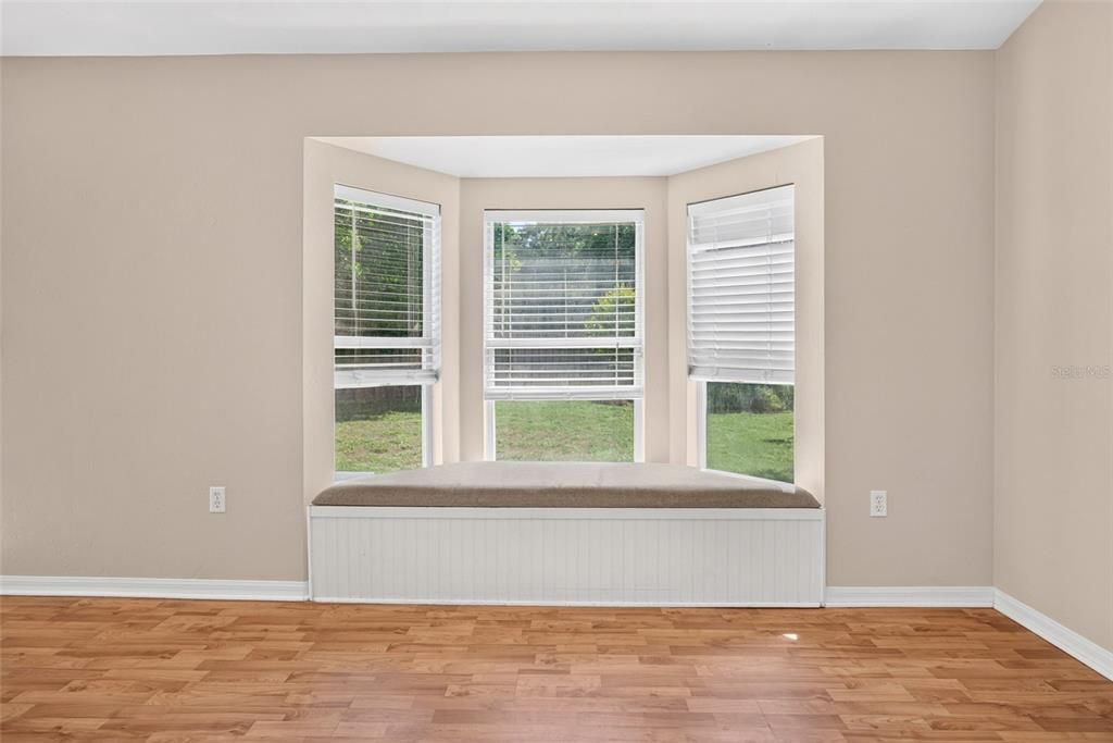 For Sale: $340,000 (3 beds, 2 baths, 1288 Square Feet)