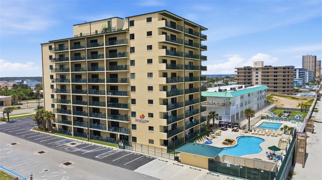 For Sale: $270,000 (1 beds, 1 baths, 600 Square Feet)
