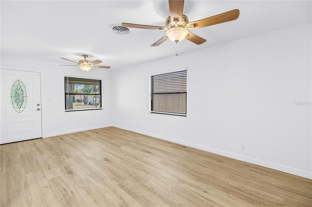 En Venta: $315,000 (3 camas, 1 baños, 936 Pies cuadrados)