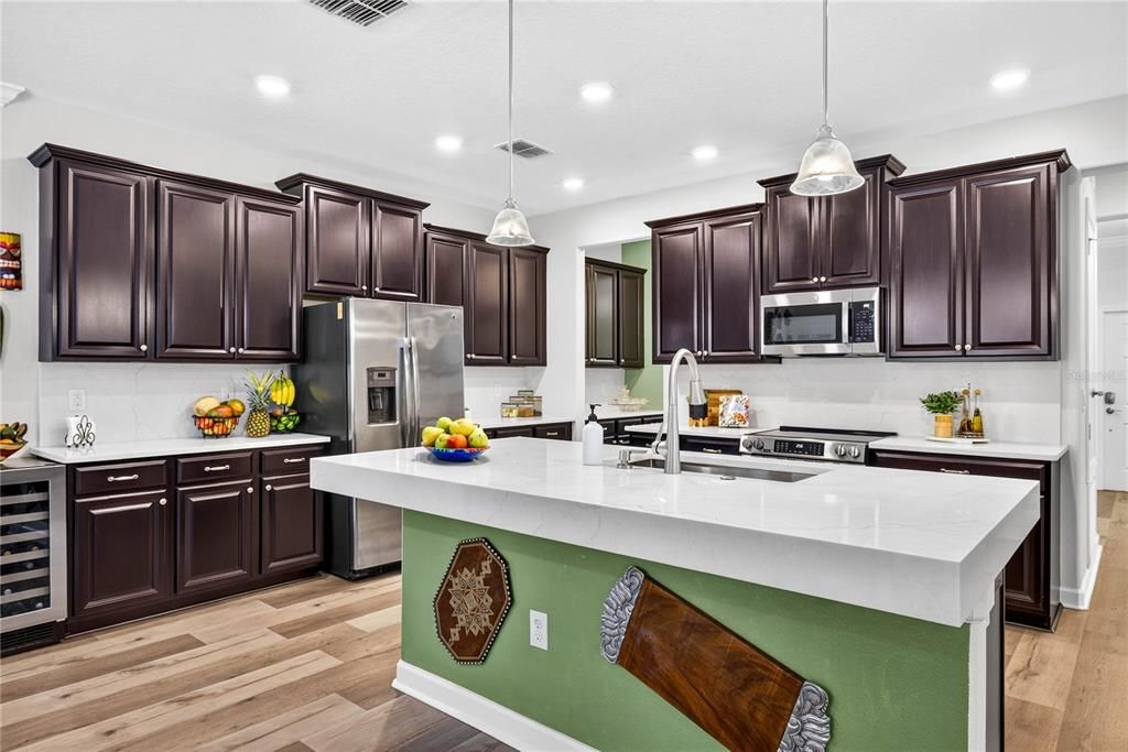En Venta: $600,000 (4 camas, 2 baños, 2951 Pies cuadrados)