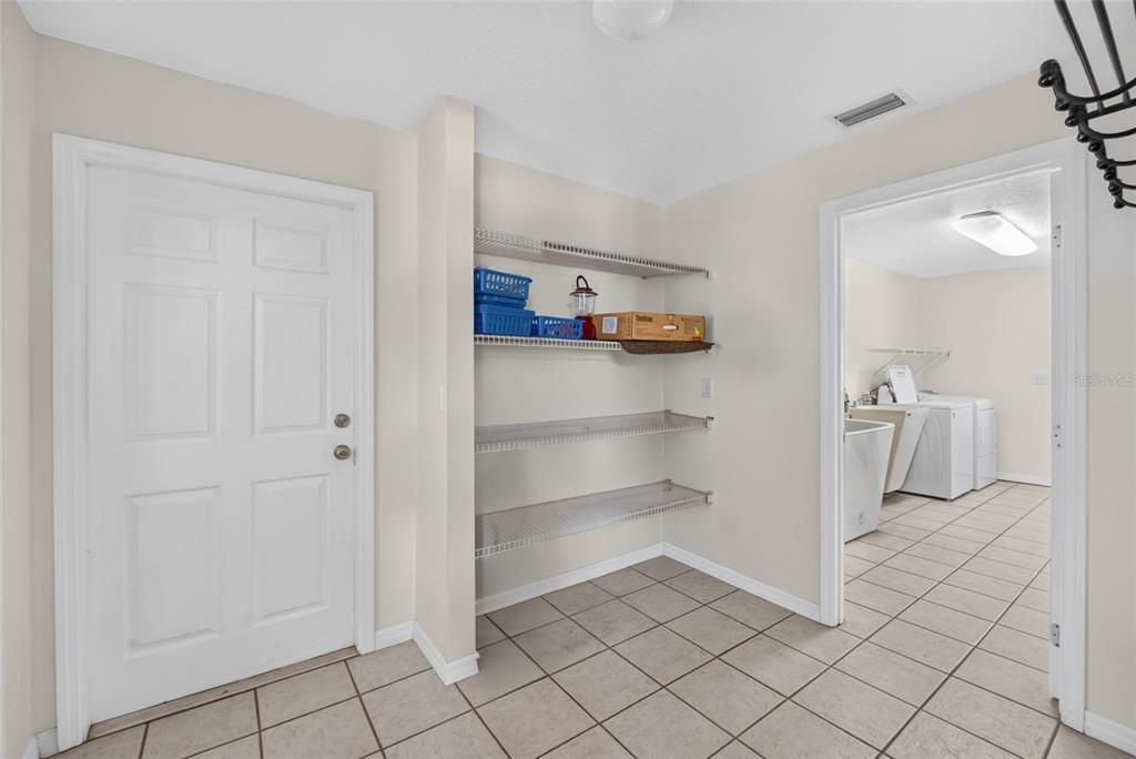 For Sale: $879,900 (3 beds, 3 baths, 2452 Square Feet)