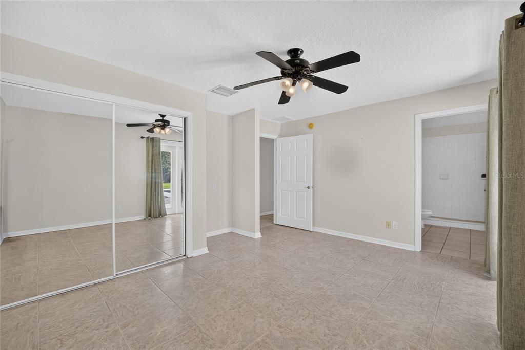 For Sale: $879,900 (3 beds, 3 baths, 2452 Square Feet)
