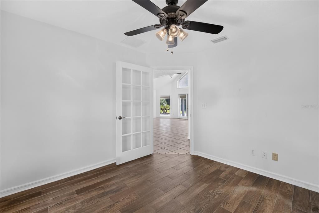 For Sale: $879,900 (3 beds, 3 baths, 2452 Square Feet)