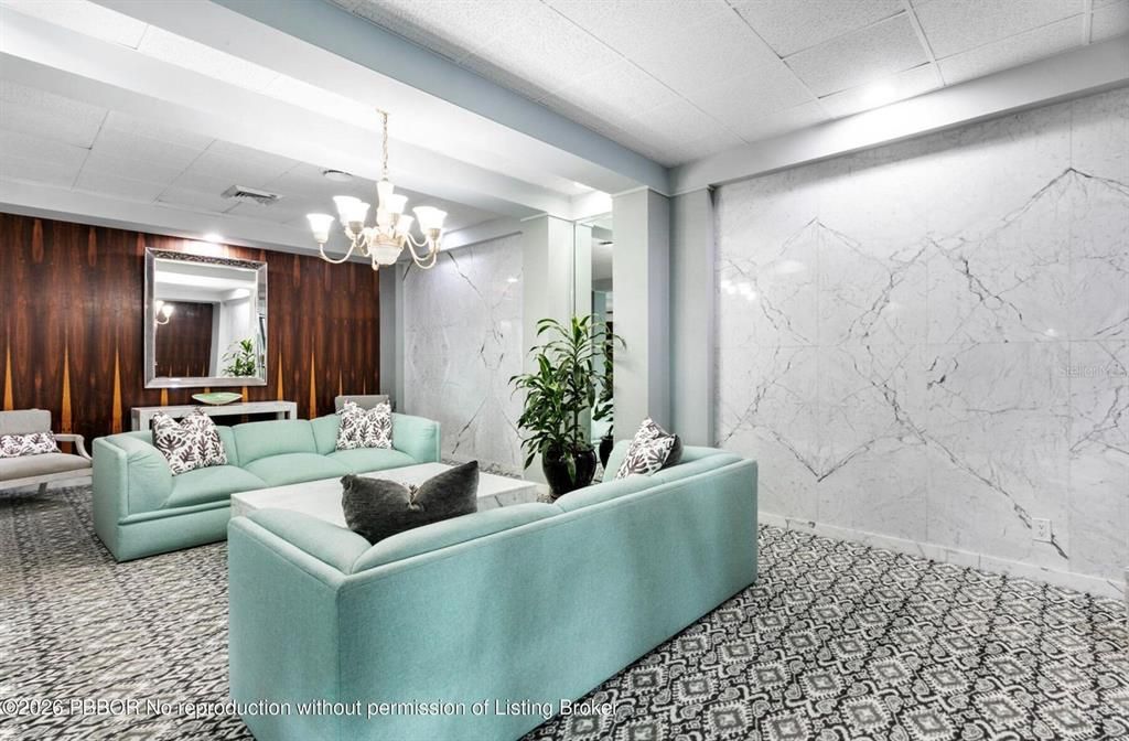 For Sale: $569,900 (2 beds, 2 baths, 1400 Square Feet)
