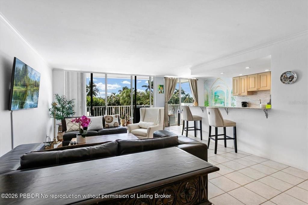 For Sale: $569,900 (2 beds, 2 baths, 1400 Square Feet)