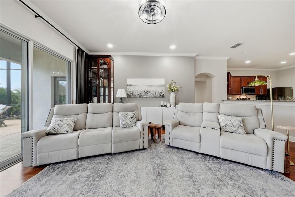 For Sale: $670,000 (4 beds, 3 baths, 2753 Square Feet)