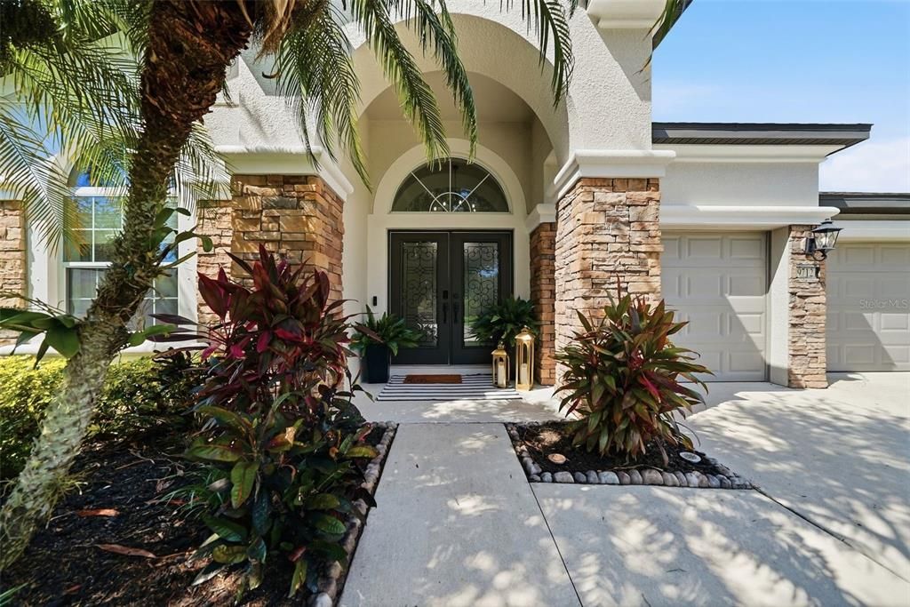 For Sale: $670,000 (4 beds, 3 baths, 2753 Square Feet)