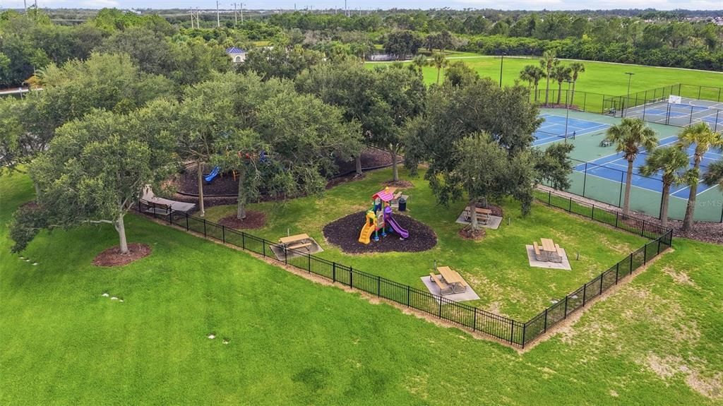 For Sale: $670,000 (4 beds, 3 baths, 2753 Square Feet)