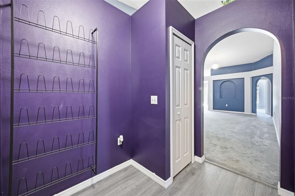 На продажу: $335,000 (4 спален, 2 ванн, 1855 Квадратных фут)