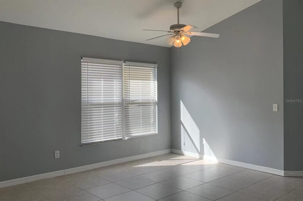 For Rent: $1,995 (3 beds, 2 baths, 1677 Square Feet)