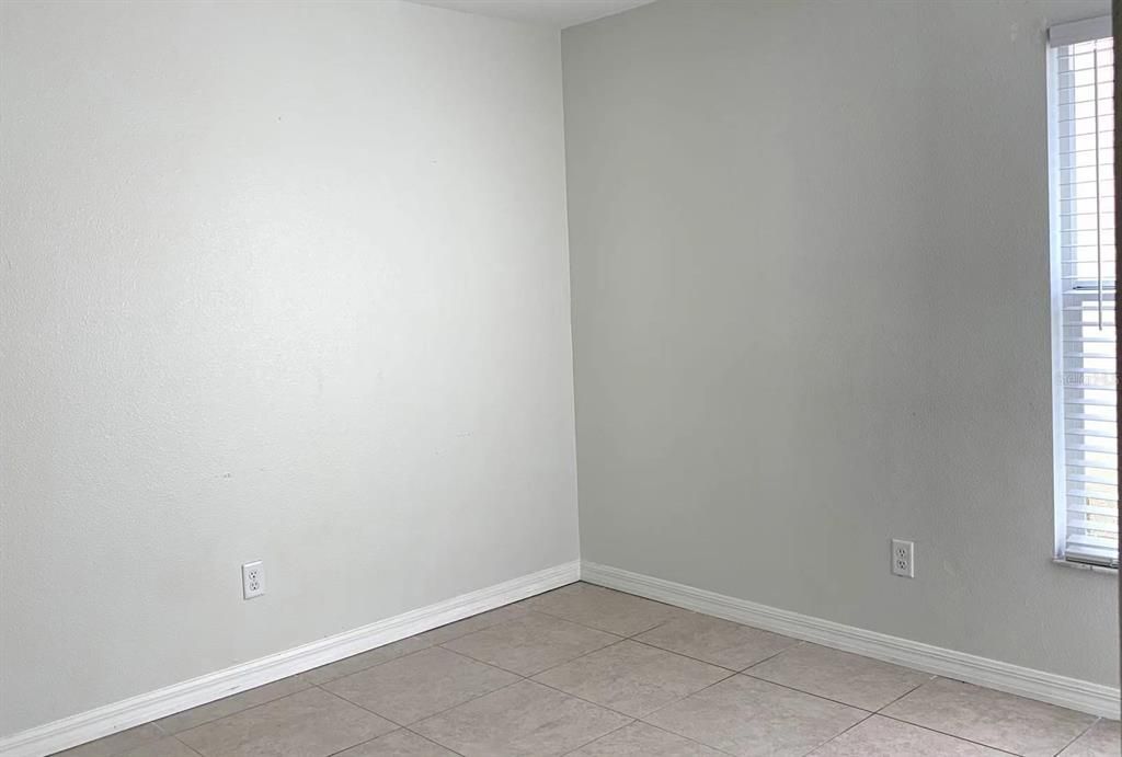 For Rent: $1,995 (3 beds, 2 baths, 1677 Square Feet)