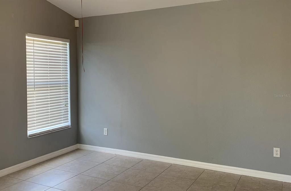 For Rent: $1,995 (3 beds, 2 baths, 1677 Square Feet)