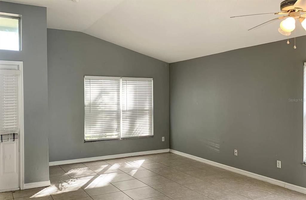 For Rent: $1,995 (3 beds, 2 baths, 1677 Square Feet)
