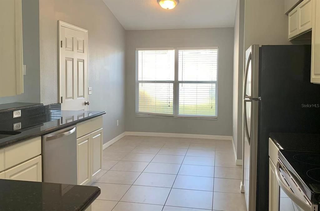 For Rent: $1,995 (3 beds, 2 baths, 1677 Square Feet)