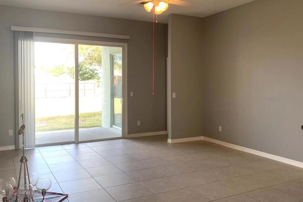 For Rent: $1,995 (3 beds, 2 baths, 1677 Square Feet)
