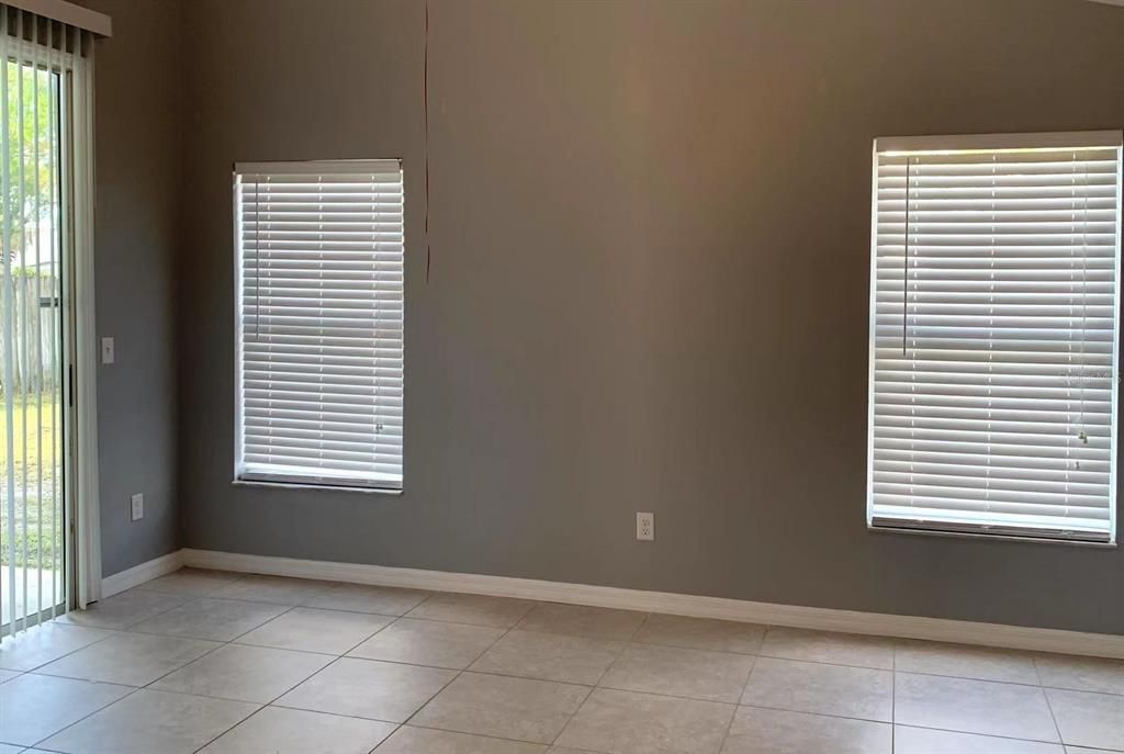 For Rent: $1,995 (3 beds, 2 baths, 1677 Square Feet)