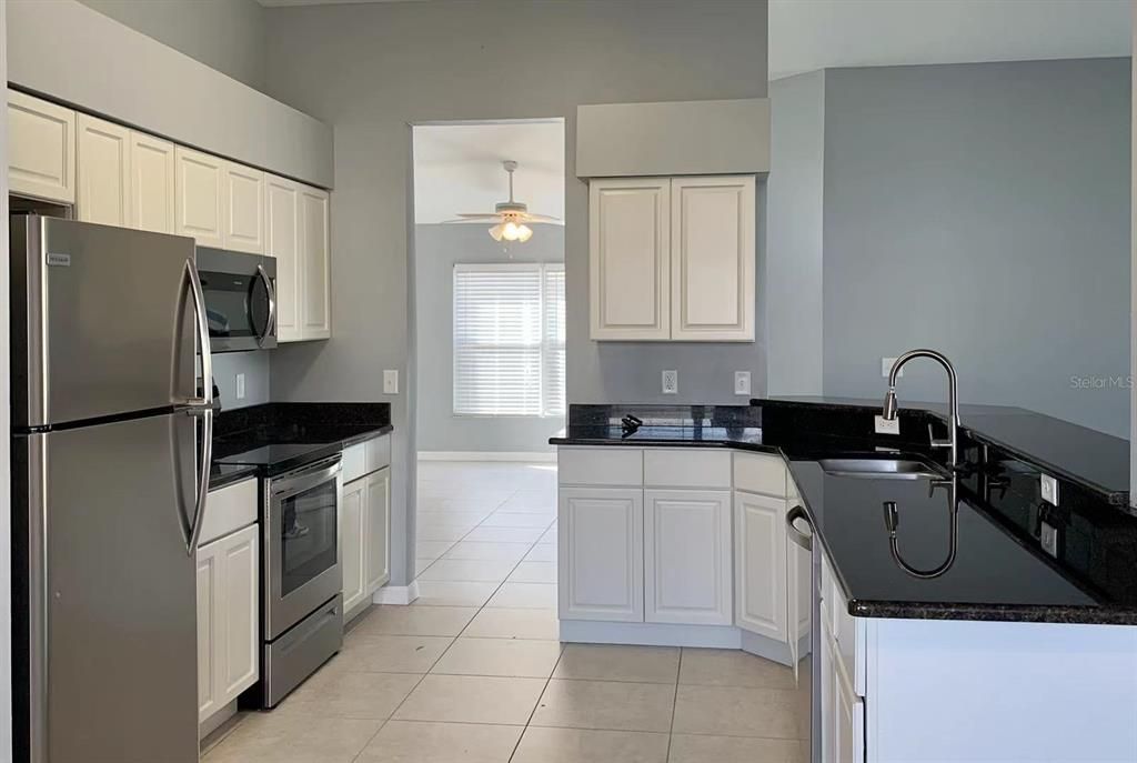 For Rent: $1,995 (3 beds, 2 baths, 1677 Square Feet)
