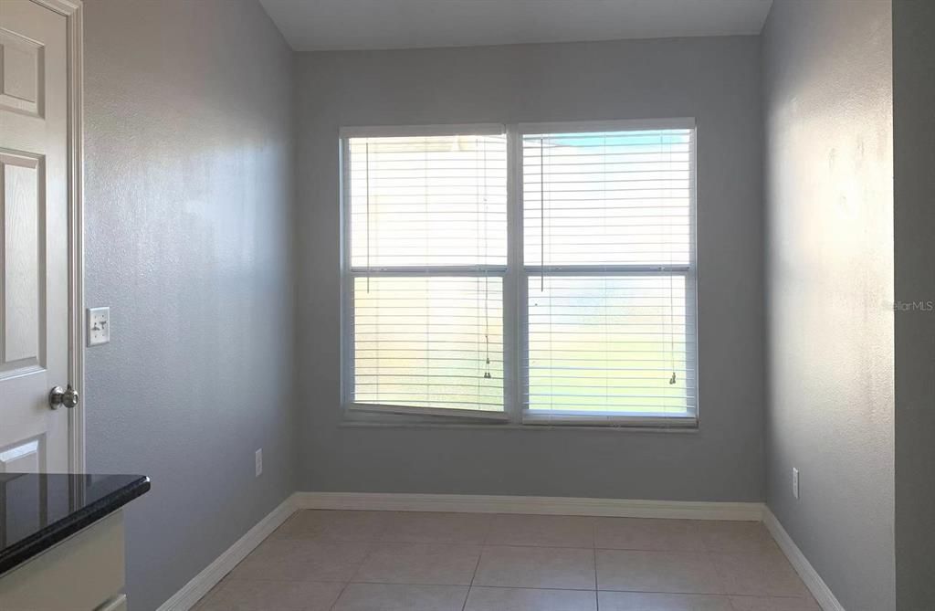 For Rent: $1,995 (3 beds, 2 baths, 1677 Square Feet)