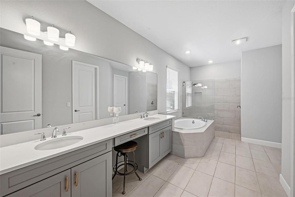 For Sale: $564,900 (4 beds, 3 baths, 2925 Square Feet)