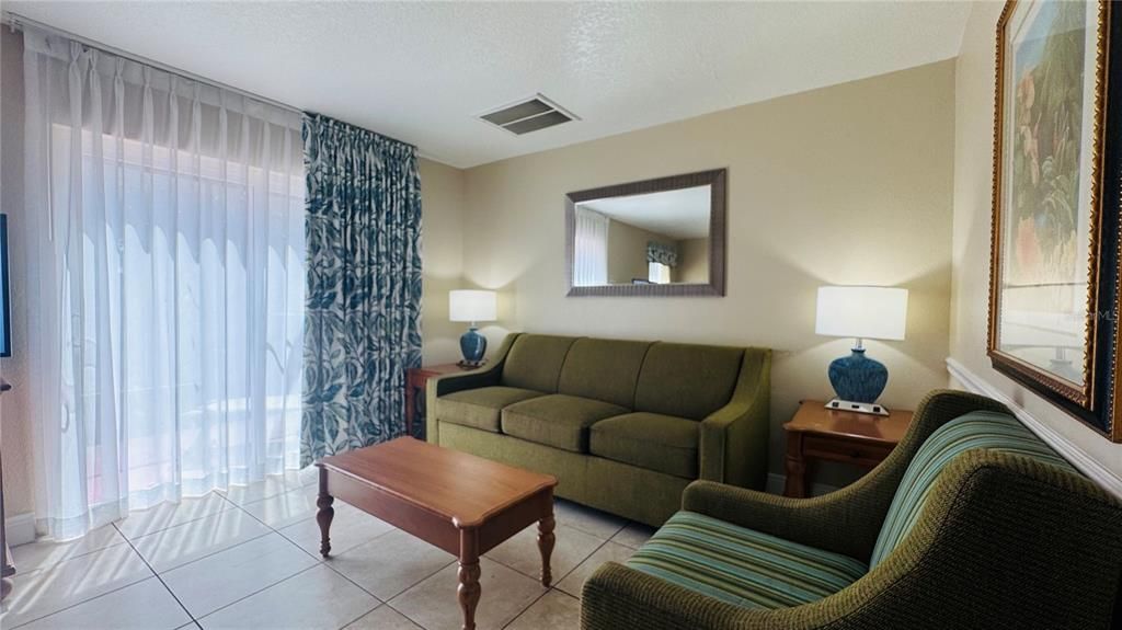 For Rent: $2,000 (2 beds, 2 baths, 1052 Square Feet)
