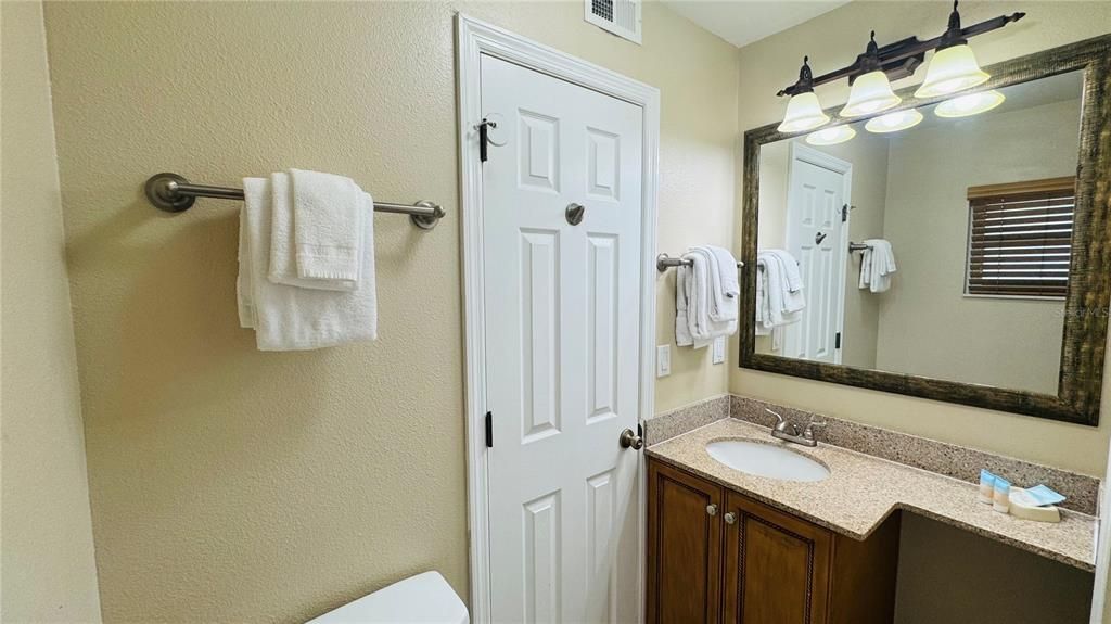 For Rent: $2,000 (2 beds, 2 baths, 1052 Square Feet)