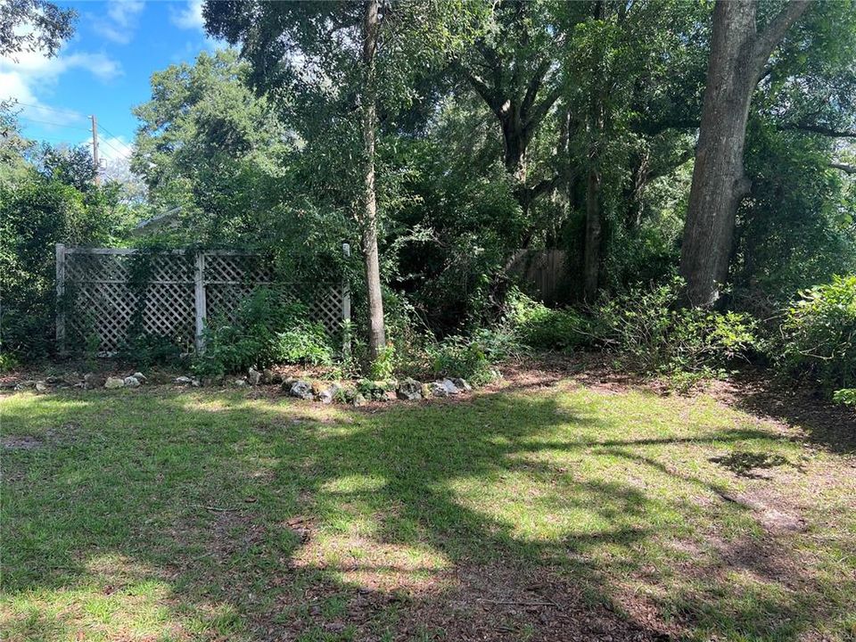 Activo con contrato: $244,900 (3 camas, 2 baños, 1147 Pies cuadrados)
