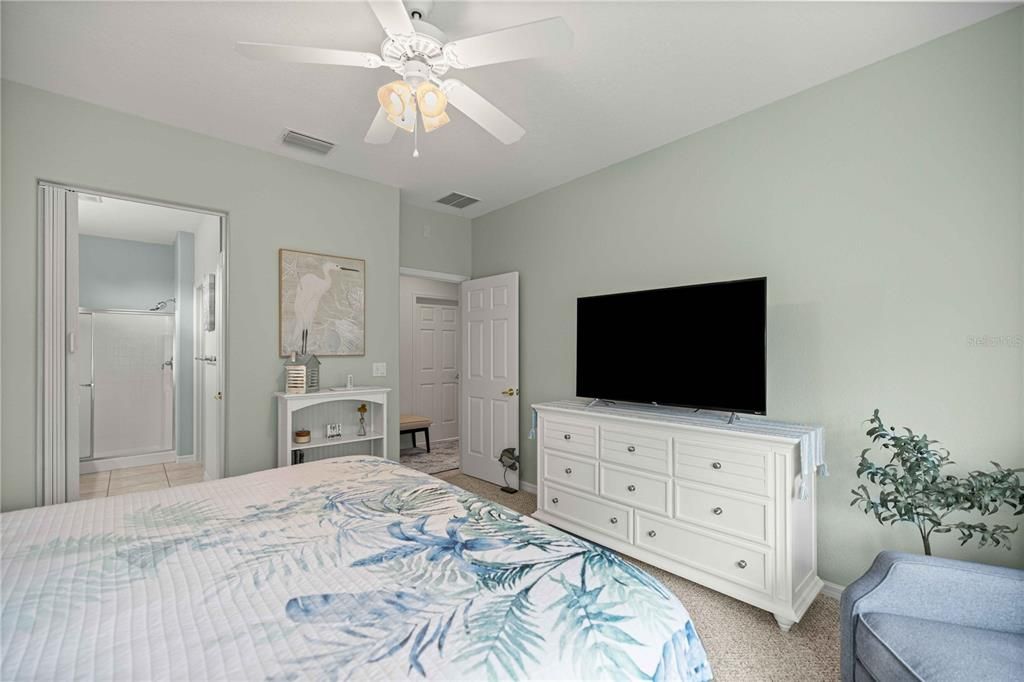 For Sale: $264,500 (2 beds, 2 baths, 1279 Square Feet)