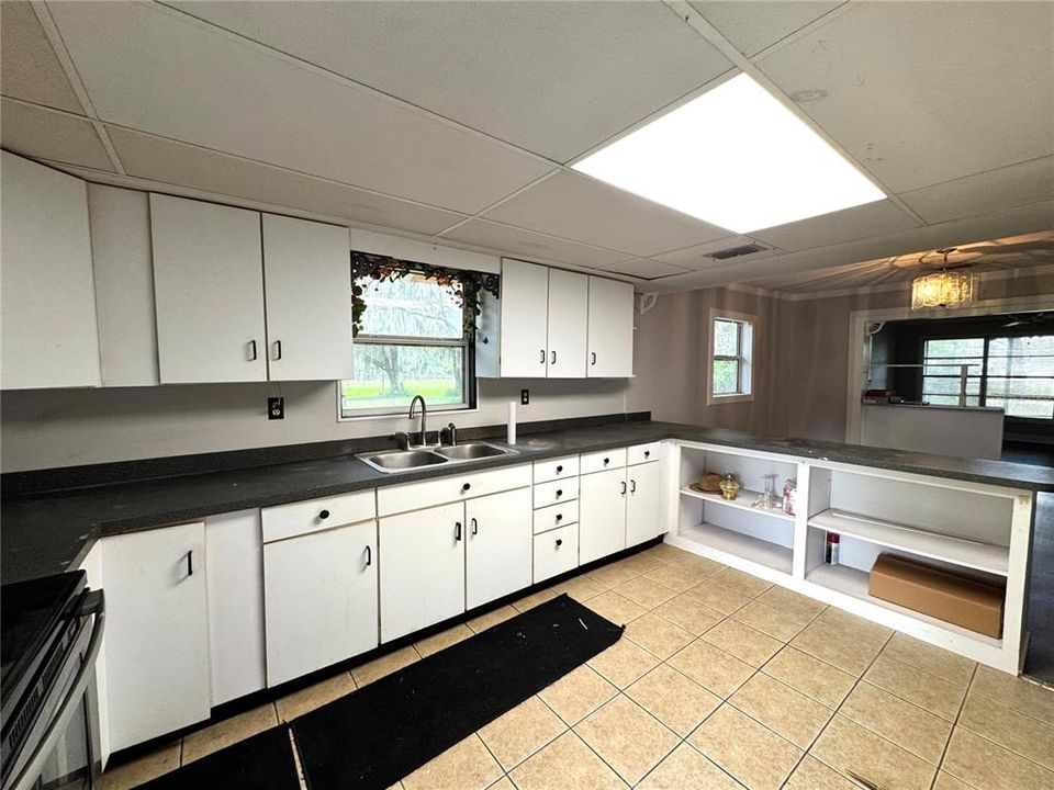 В аренду: $1,699 (2 спален, 1 ванн, 1122 Квадратных фут)