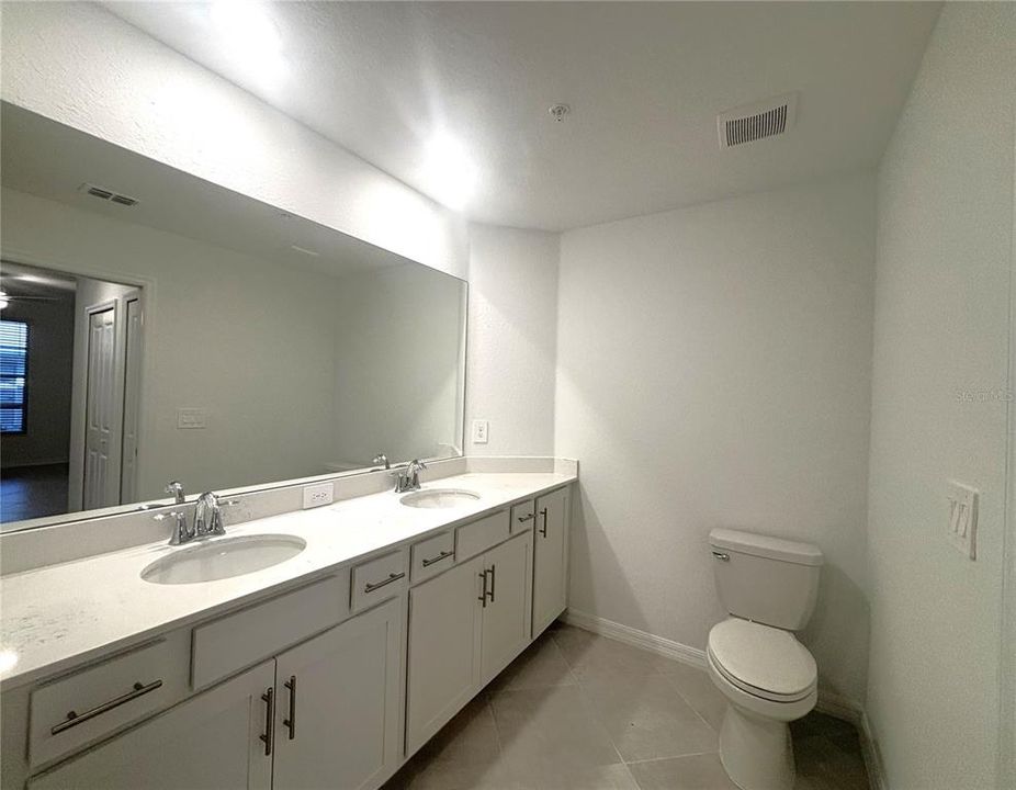 For Rent: $2,100 (2 beds, 2 baths, 1366 Square Feet)