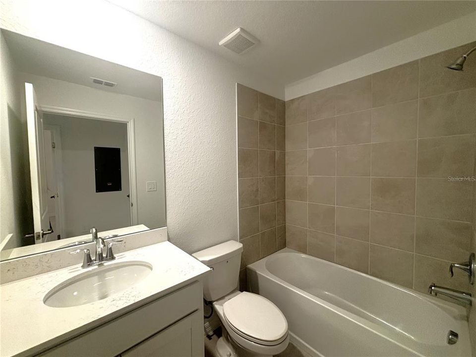 For Rent: $2,100 (2 beds, 2 baths, 1366 Square Feet)