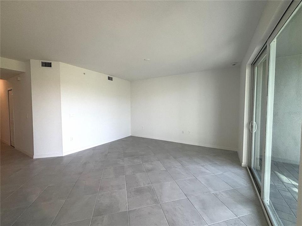 For Rent: $2,100 (2 beds, 2 baths, 1366 Square Feet)