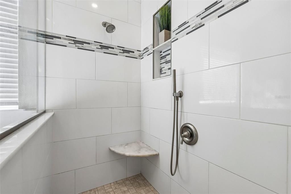 For Sale: $869,000 (5 beds, 3 baths, 2961 Square Feet)