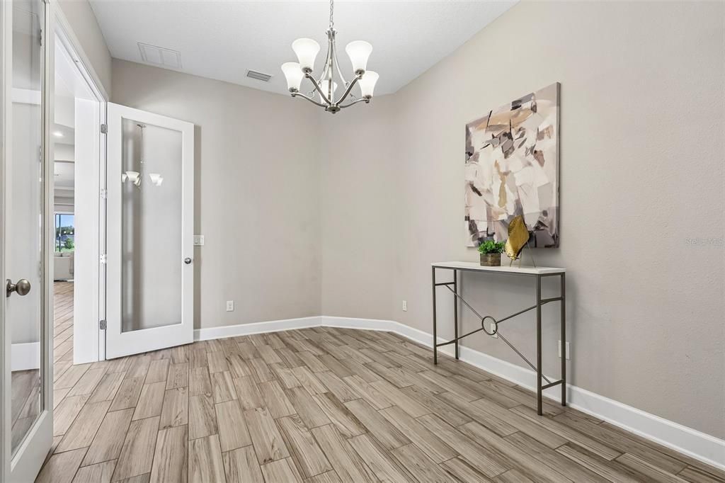 For Sale: $869,000 (5 beds, 3 baths, 2961 Square Feet)